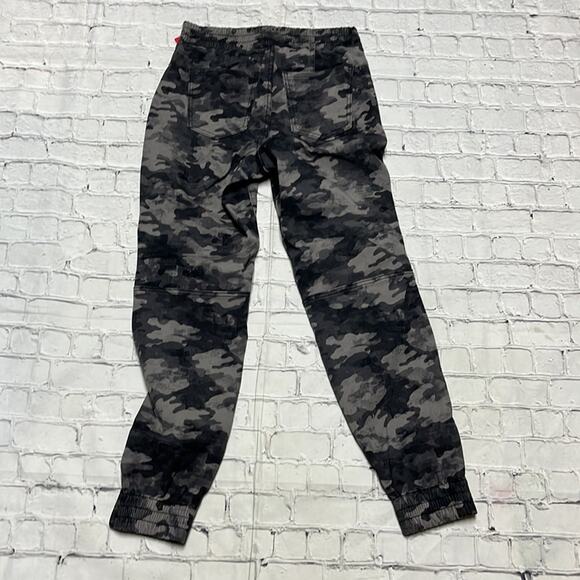 NWT Spanx Camo Twill Cargo Pant Tummy Control M - Picture 6 of 6